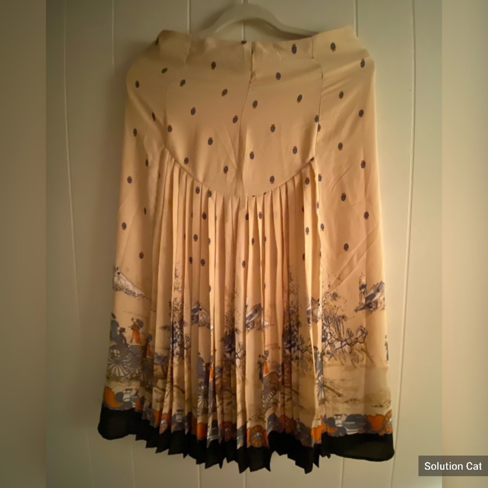 Simple Retro pleated skirt   New with tags